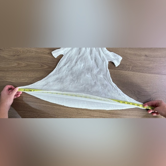 Issey Miyake Sheer Chiffon Twist Top Mock Neck Short Sleeves White Size 2 - Picture 16 of 16